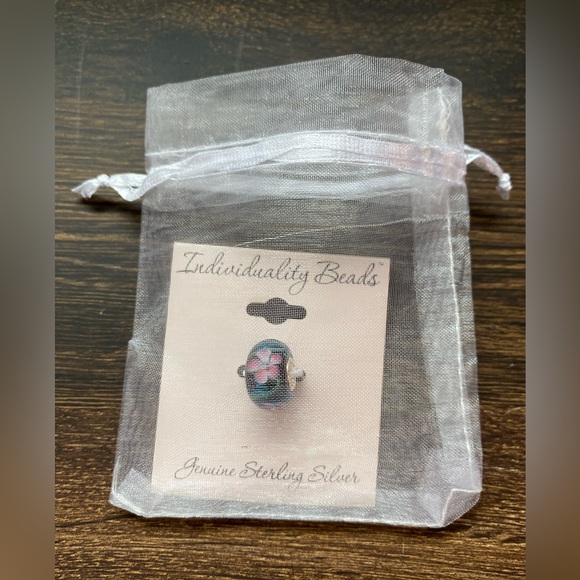 Individuality Beads | Floral Glass Bead Charm - Picture 4 of 4